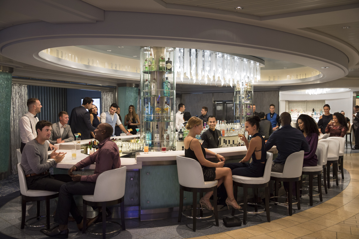 MyCruise Celebrity-Cruises Reflection Offentlige-arealer Barer-lounger-atrium2